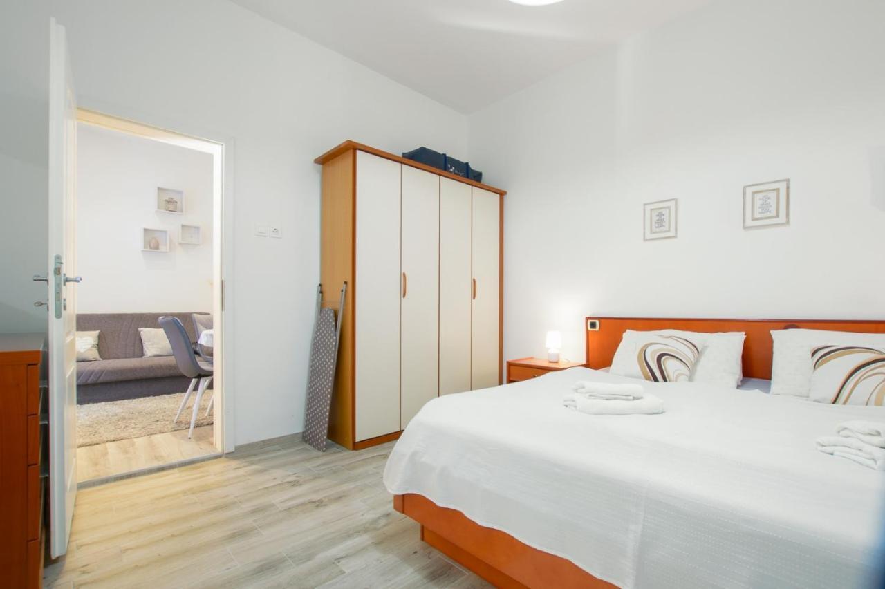 Charming Apartment In Town Center Pula Eksteriør billede
