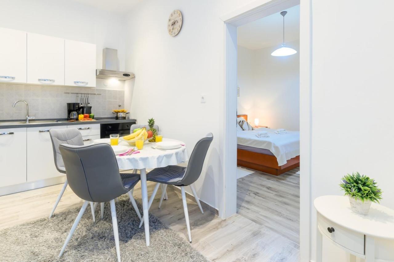 Charming Apartment In Town Center Pula Eksteriør billede
